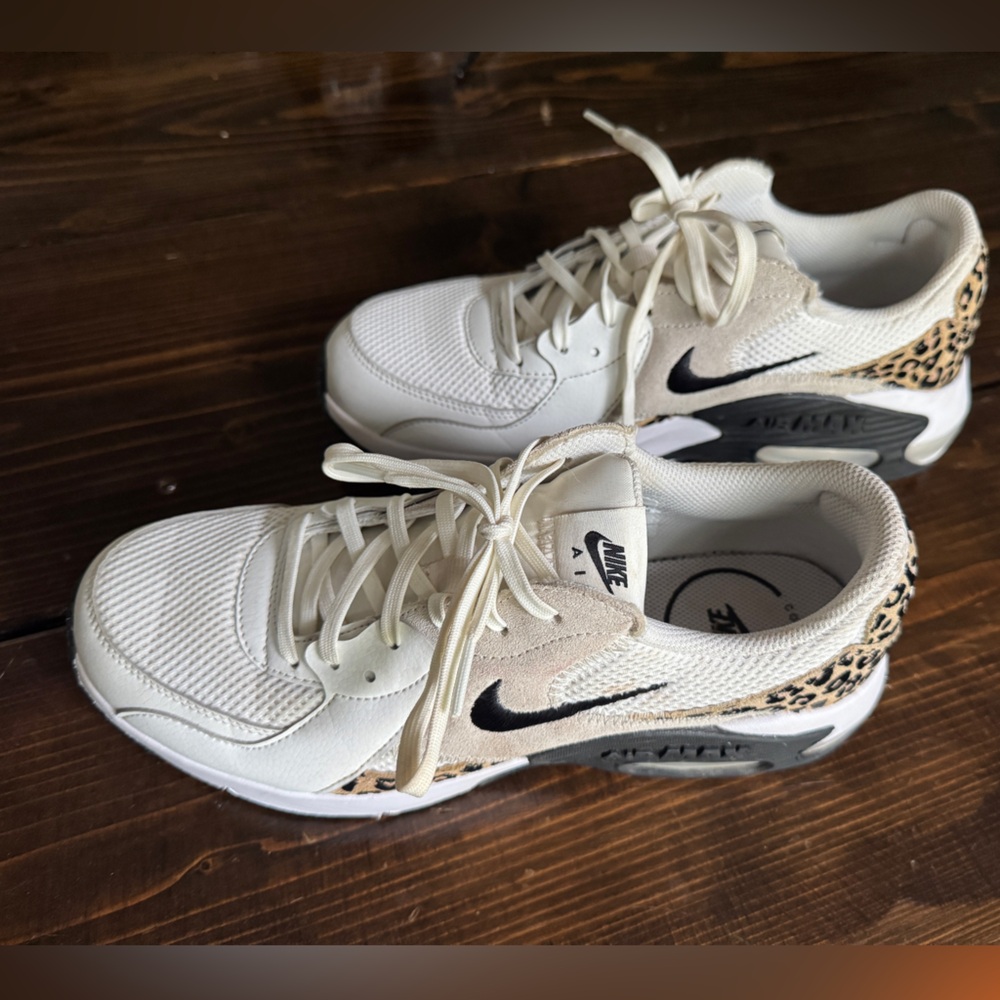 Nike AirMax Leopard, White, Taupe, black sneakers